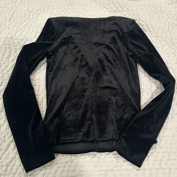 NWT Mango velvet top with shoulder pads S - Picture 3 of 4